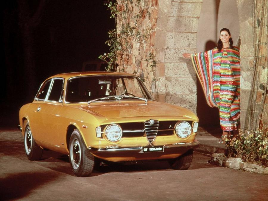  Alfa Romeo GT 1300 Junior (105) 1966 года  (фото 8 из 11)